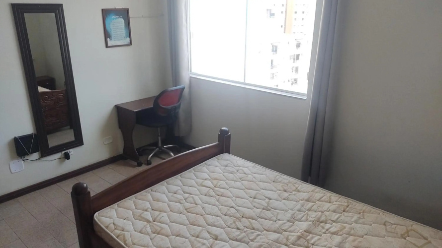 Apartamento vista para o mar, com suíte, elevadores e garagem