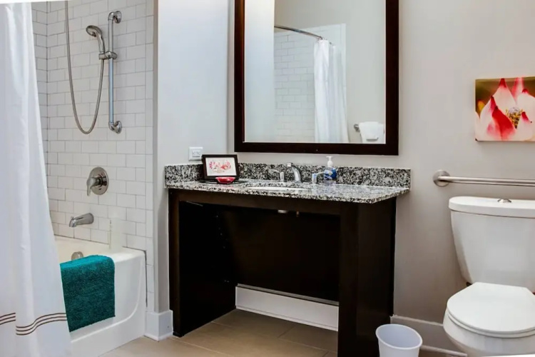 Pristine 1BR Apt In Dilworth