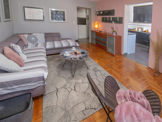 Apartment Point