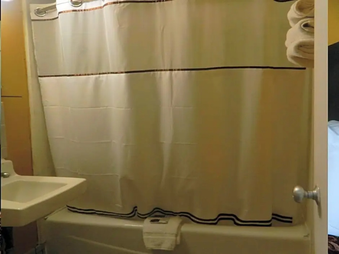 Freer Motel