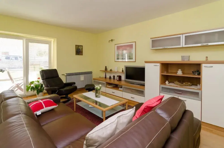 Beautiful three bedroom country house