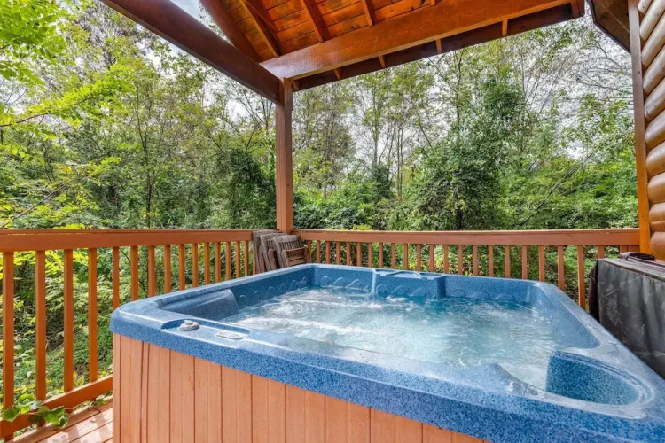 Heavenly View 2 Bedroom Cabin by RedAwning