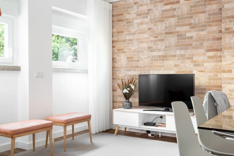4 Bedrooms Apartment