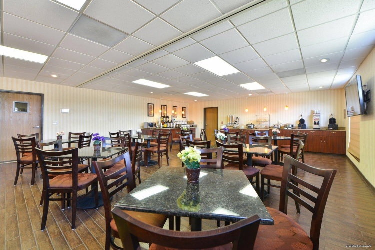 Best Western Plus Meridian photo 31