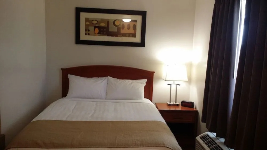 Northern Lights Inn & Suites