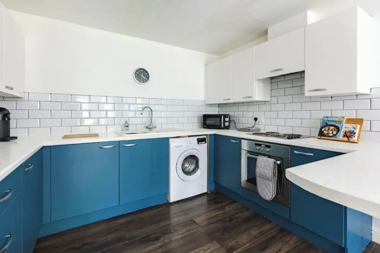 West Hull 2 bed apartment with Parking