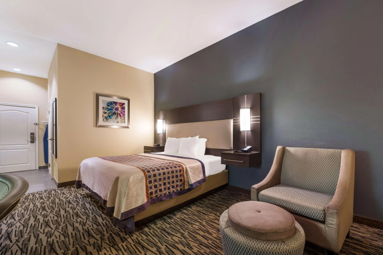 Best Western Bradbury Inn & Suites