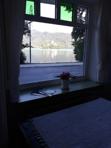Pletna Lake View Apartment (Ground Floor)