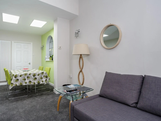 Upper Strand Apartment