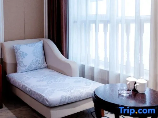 Standard Double room with city view