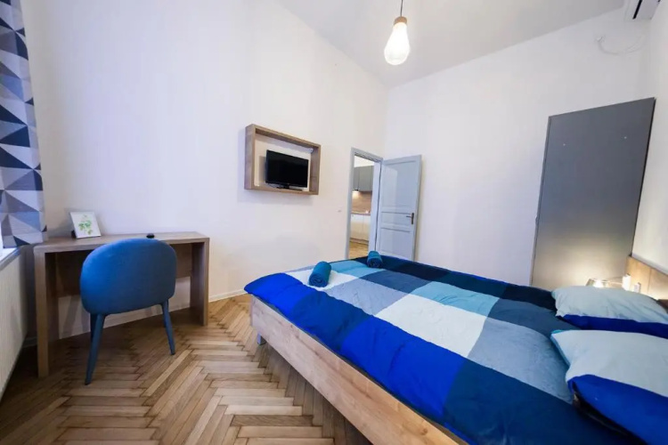 Central Luxury 4A