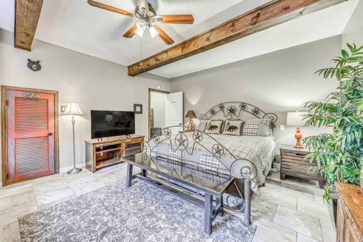 3 Bedrooms Cottage