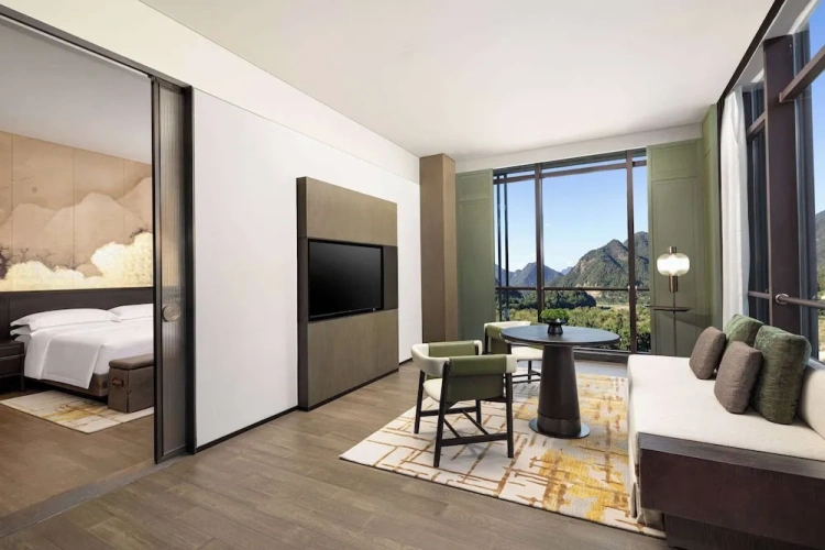 2 Bedrooms Double Suite