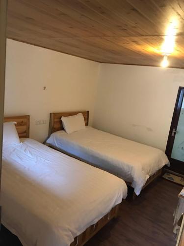 Longmen HostelOver view