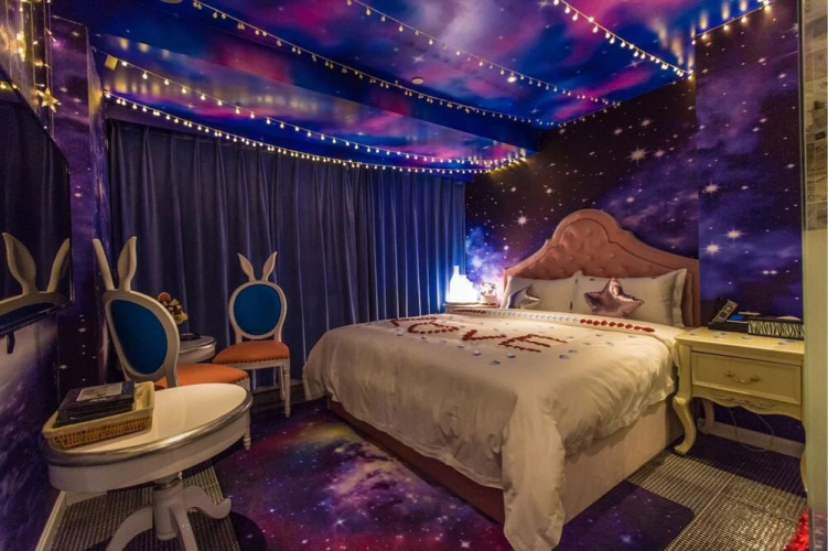Love Of Swan Theme Hotel