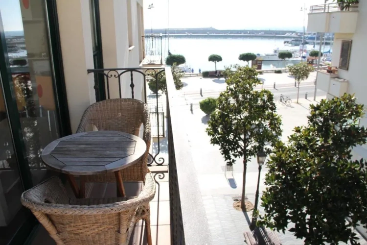 1 Bedroom Apartment with partial sea view