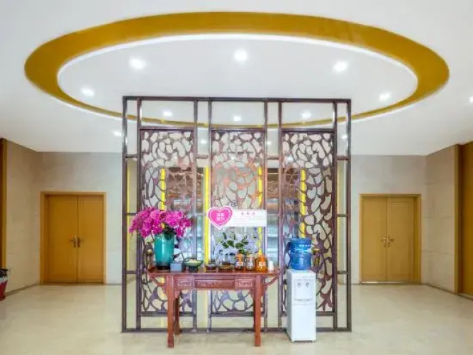 Longcheng Hotel