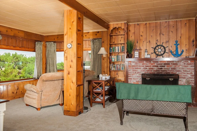 The Tides 4 Br home by RedAwning