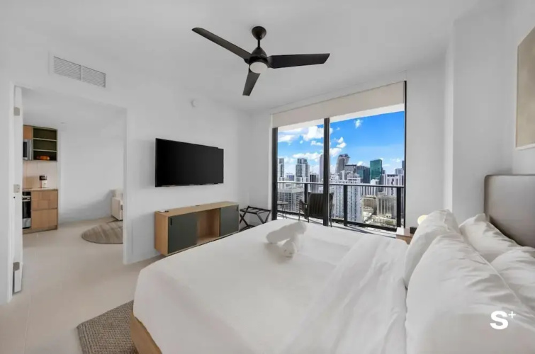 Skyline Escape Sleek 1BR with DTW Charm