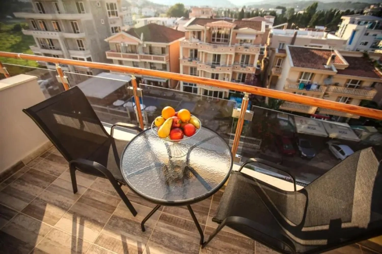 2 Bedrooms Apartment with balcony