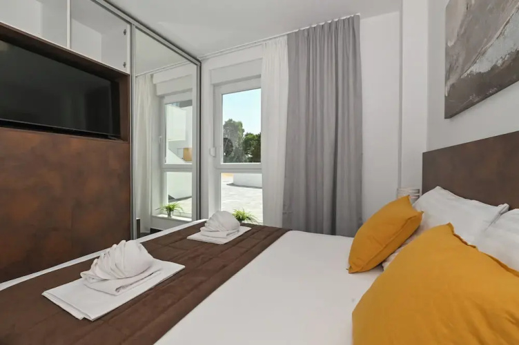 Pool apartments Banta A