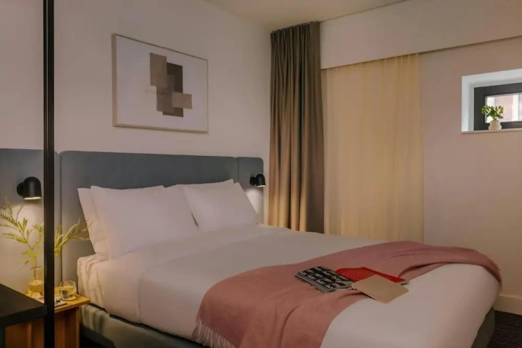 Comfort Twin Semi Basement room