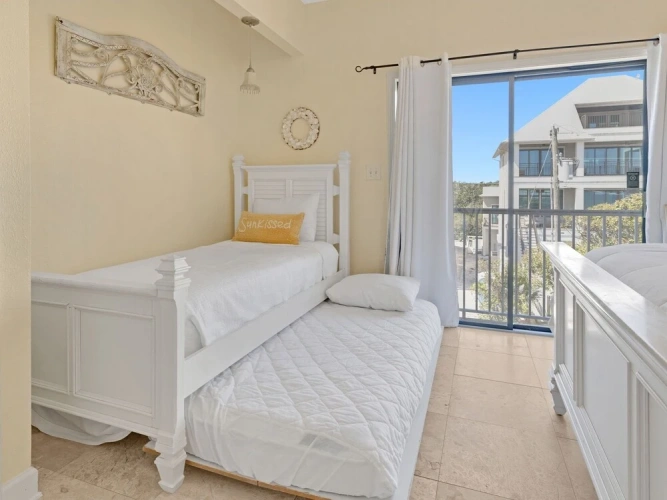 2 Bedrooms Studio