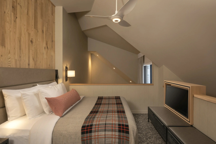 Peaks Hotel & Suites