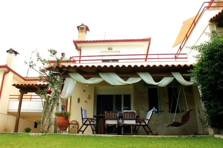 3 Bedrooms Cottage