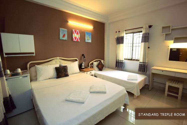Standard Triple room