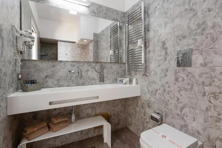 Deluxe Double room with partial sea view
