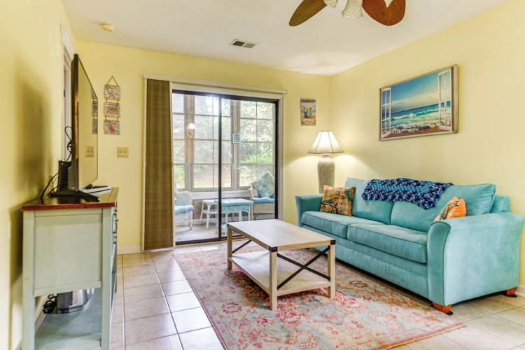 2 Bedrooms Apartment