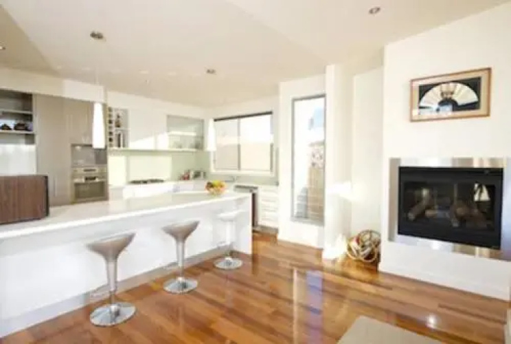 19 Glen Eagles Close