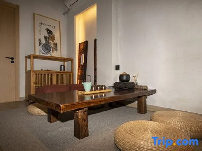 Runqi Hotel