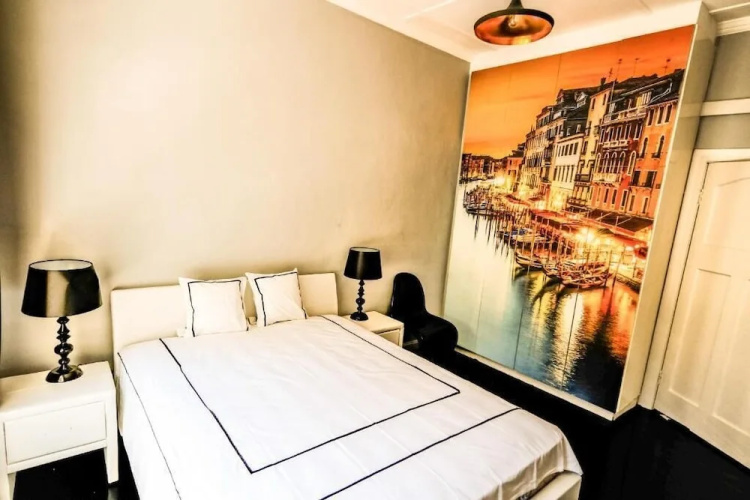 3 York Apartment