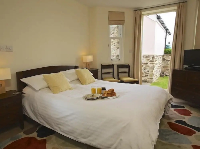 3 Combehaven
