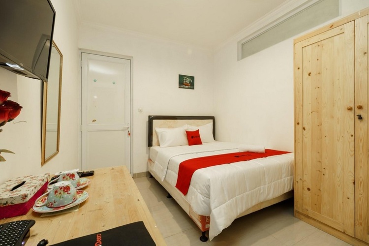 Standard Double room with city view