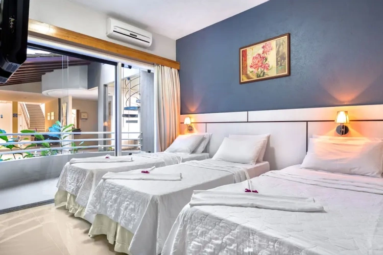 Standard Triple room