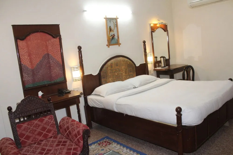 Mahadev Palace