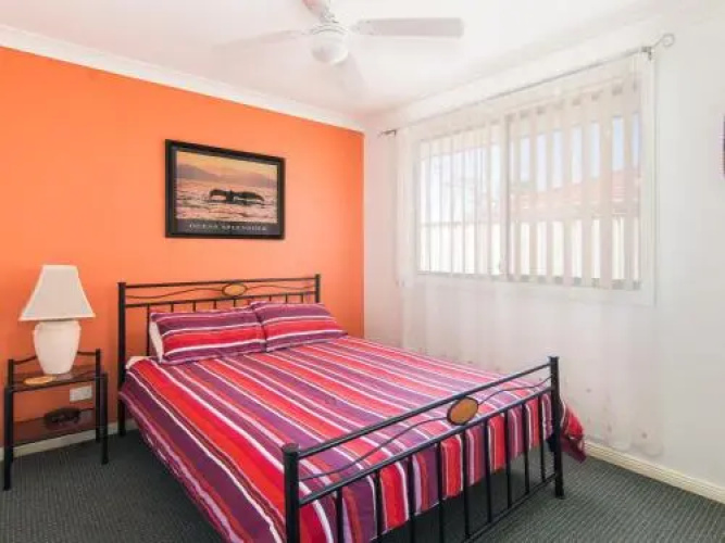 1/54 Parkes, Airconditioned