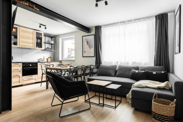 2 Bedrooms Apartment