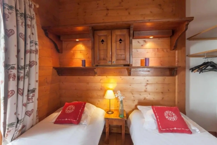 2 Bedrooms Apartment