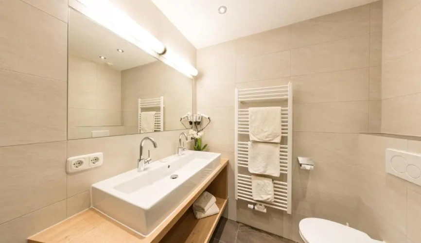 2 Bedrooms Classic Apartment with balcony