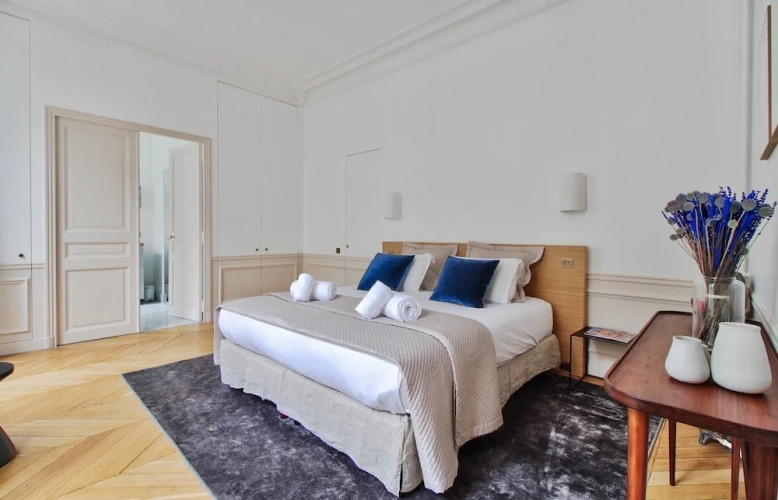 Guest Trotter Bristol - Image 4