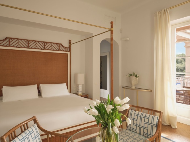 Grand room