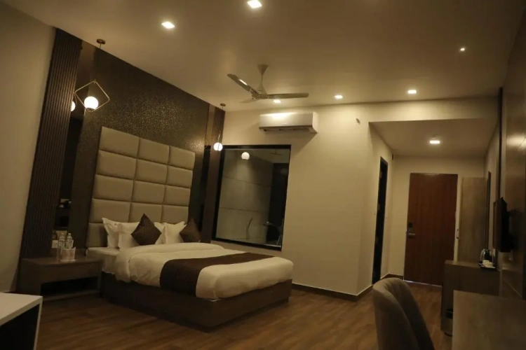Deluxe Suite