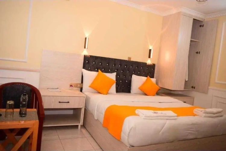 Standard Double room with city view