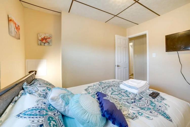 3 Bedrooms Apartment