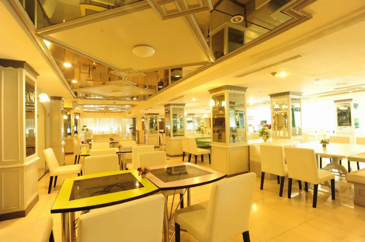Aunchaleena Grand Hotel Wing B