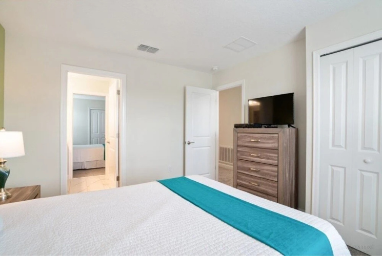 Glamorous 6-Bed With Private Pool/Spa home